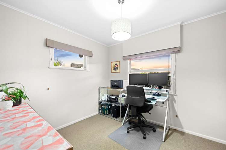 6 Tudor Crescent Chedworth_16