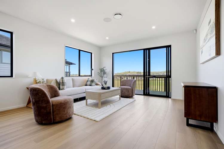 8 THOMASON CRESCENT_2