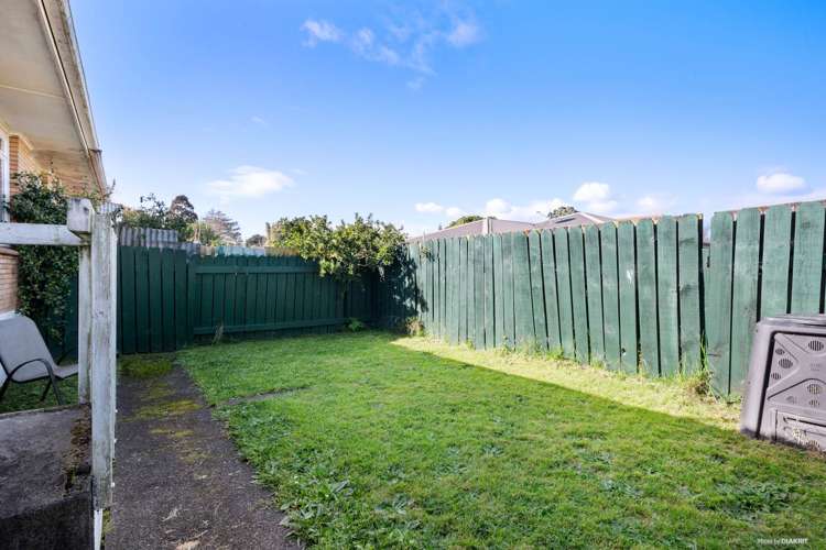 2/24A Vine Street Mangere East_5