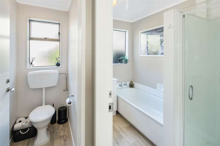 2 Makatote Grove Churton Park_11