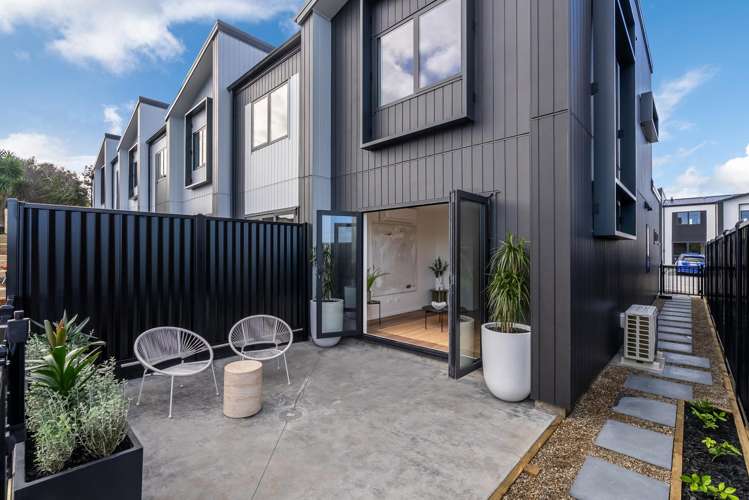 8/4 Ngaroma House Drive Hobsonville Point_11