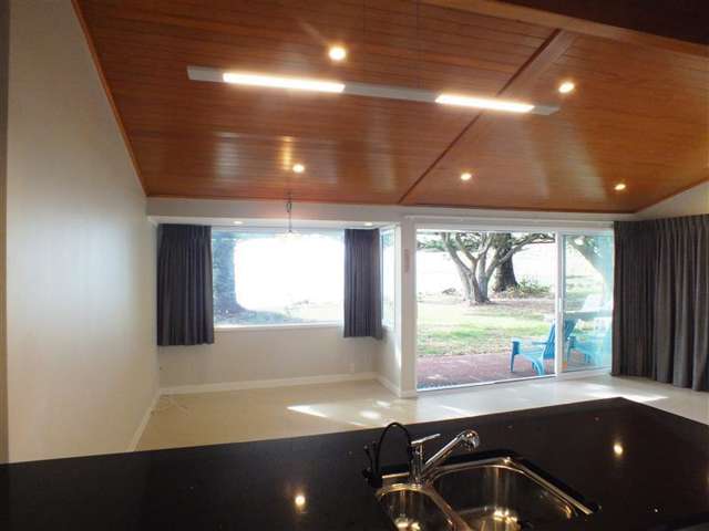 11/4 Arkles Strand Arkles Bay_4