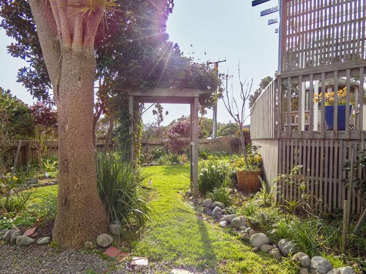5 Te Whena Street Otaki Beach_12