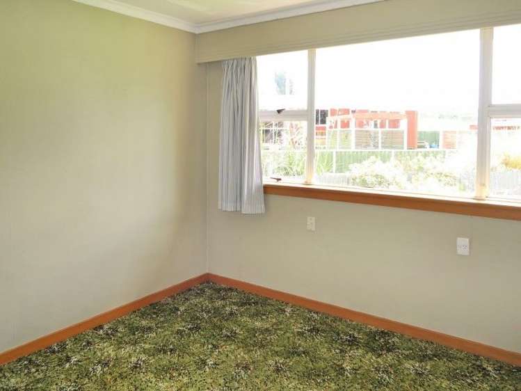 26 Waikawa Road Owaka_8