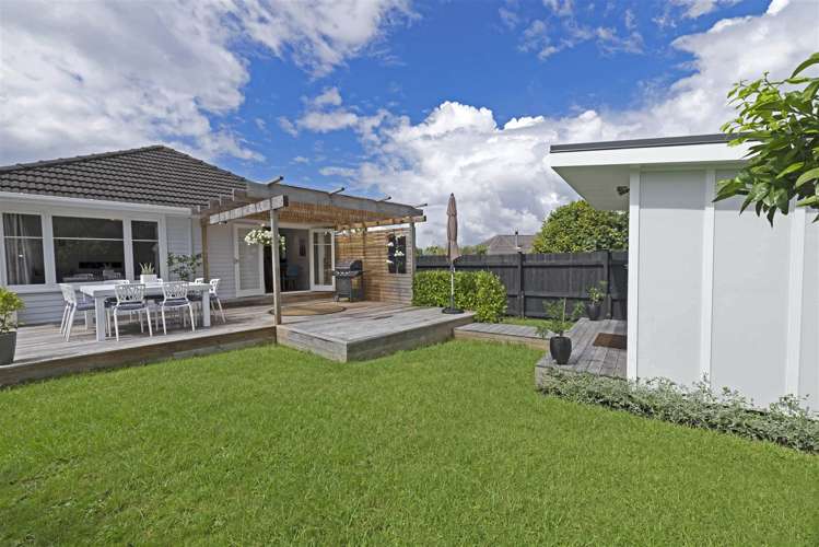 1/13 Essex Street Te Atatu South_20