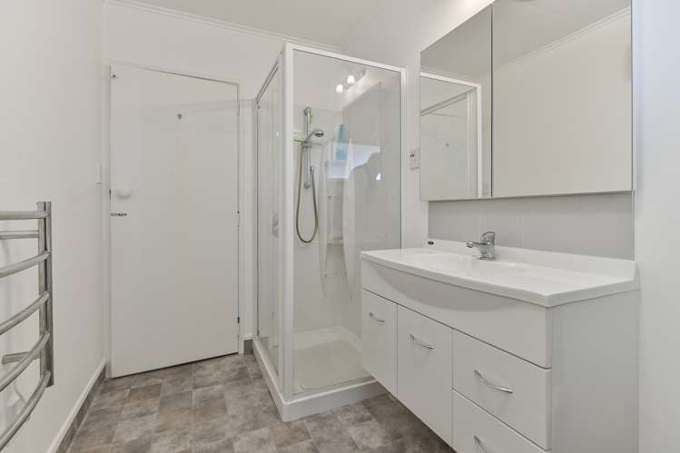 6 Carl Avenue Havelock North_15