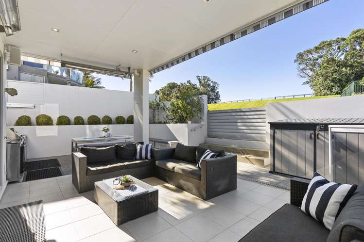 123 Beach Road Castor Bay_11