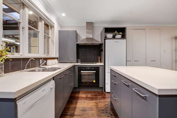 3 Moffat Road Red Beach_5