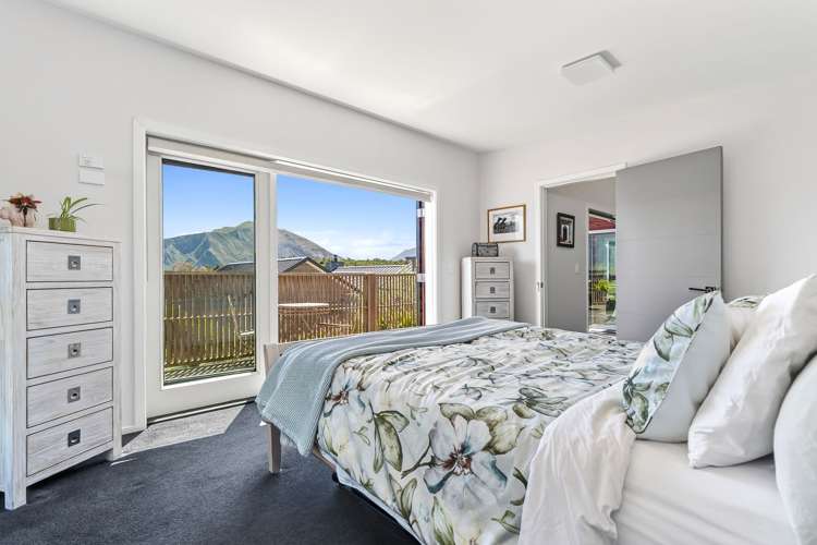 20 Edgewood Place, Peninsula Bay Wanaka_13