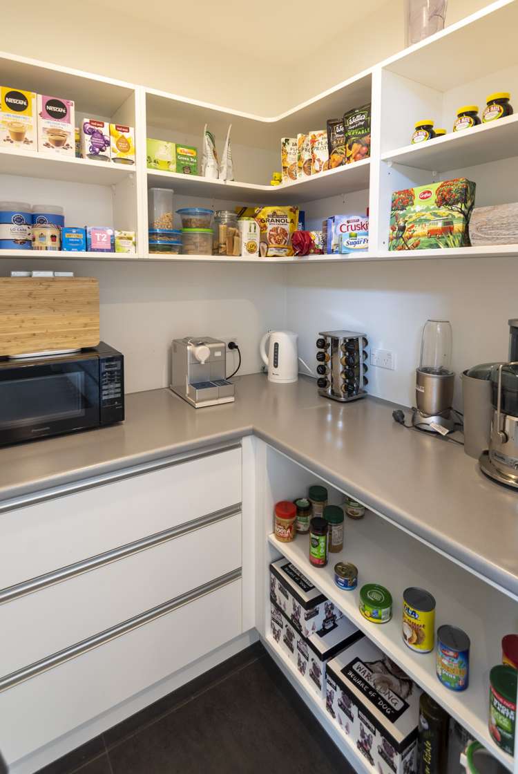 8 Defender Crescent Beachlands_11