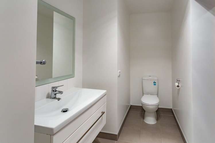 16 O'Connell Street Southbridge_10