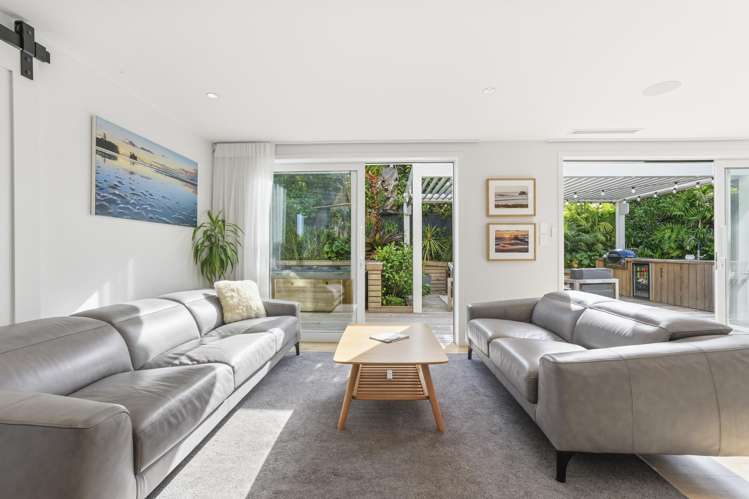 2/1 Gray Crescent Torbay_6