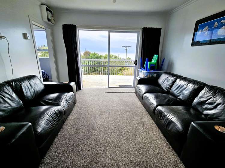 38 Esplanade Kaka Point_7