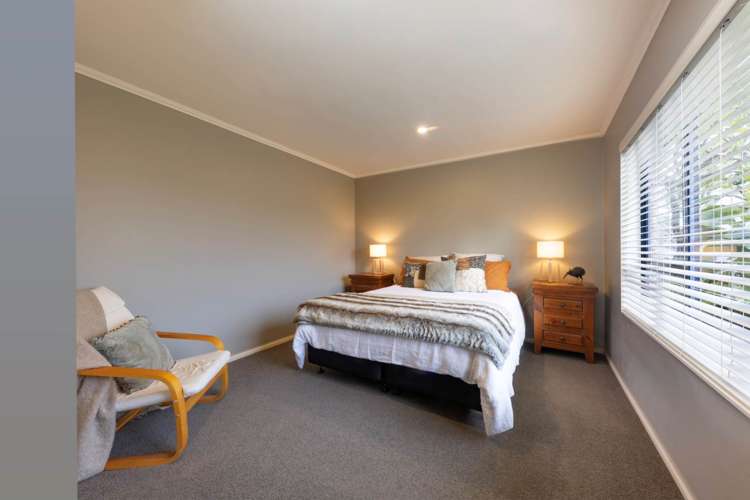 7 Frenz Drive Titirangi_16