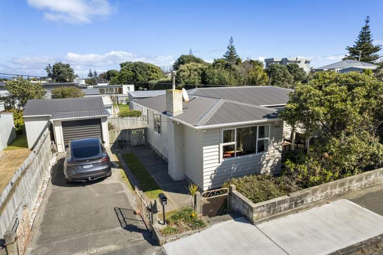 4 Kowhai Street Otaki Beach_11