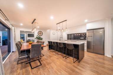 111 Queen Charlotte Drive_2