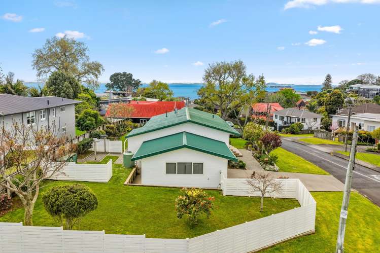 6 Luplau Crescent Cockle Bay_22
