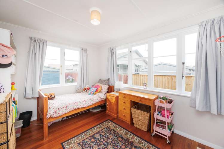 920 Tremaine Avenue Roslyn_12