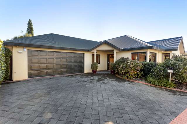 Secure & Sunny Cambridge East Living