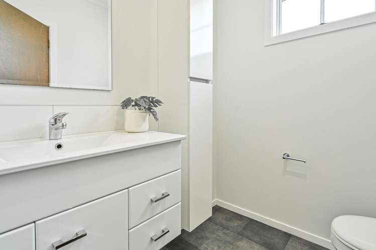 910 Collinge Road Mayfair_11