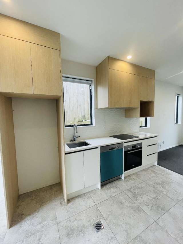 5/1 Sylvan Crescent Te Atatu South_3