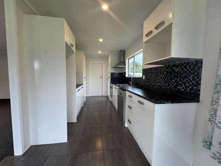 1 Belton Place Hikurangi_2