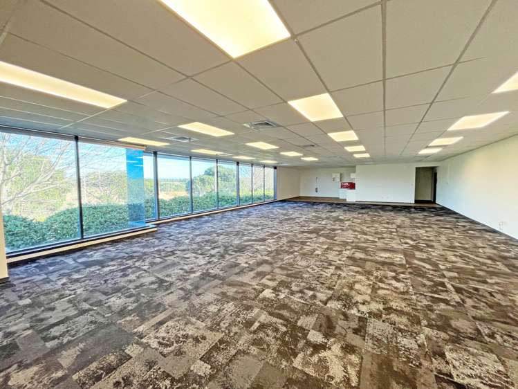 Level 1/131 Montgomerie Road Mangere_2