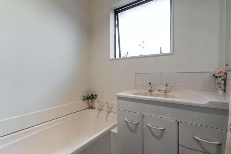 8A Brian Bary Street Redwoodtown_9