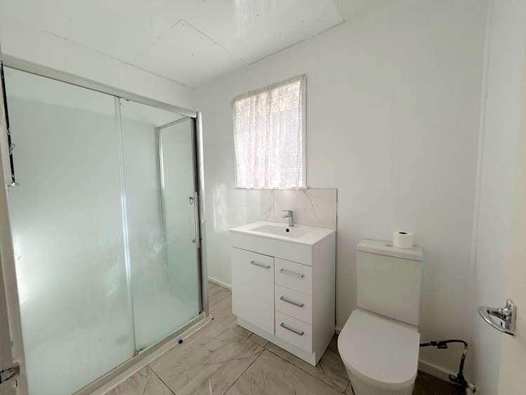 39 Harmel Road Glendene_12
