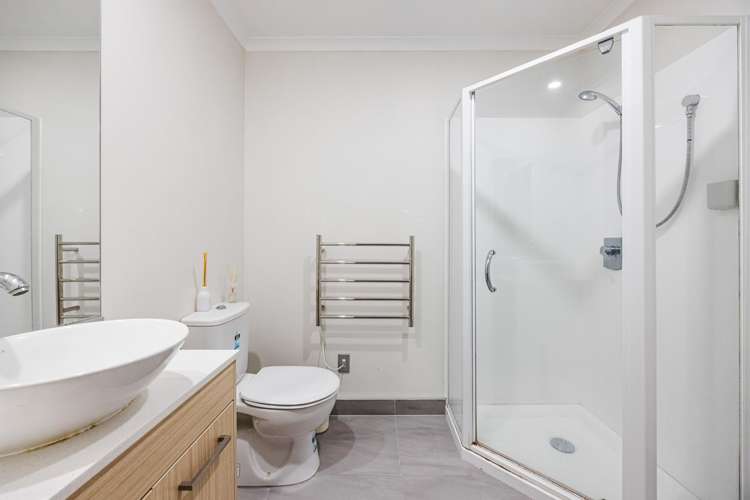10 Panakenake Way Flat Bush_13
