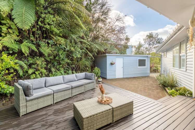 9 Harold Grove Stokes Valley_17