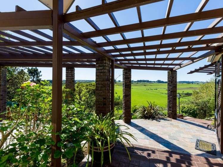 28 Pickwick Road Otamatea_17