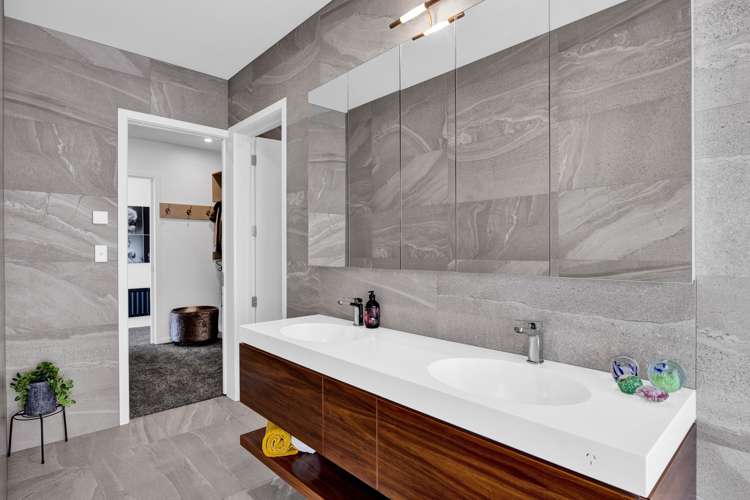 24 Washer Road Omata_36