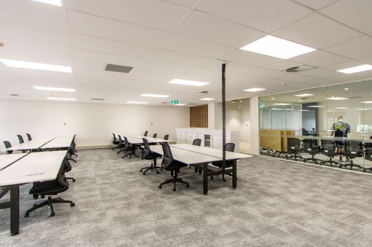 TB/1 The Strand Takapuna_3