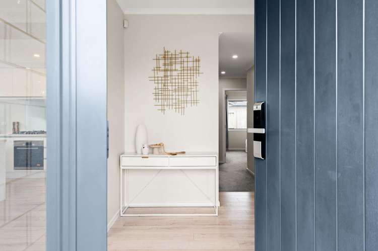 8 Faber Place Rototuna North_1