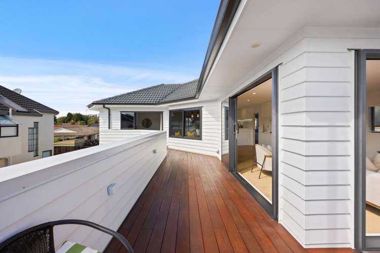 2/30 Eastern Beach Road Bucklands Beach_17