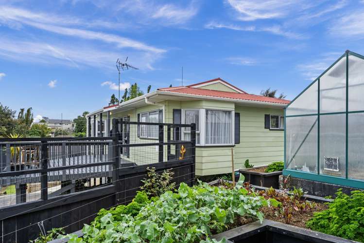 6A Glover Place Onerahi_1