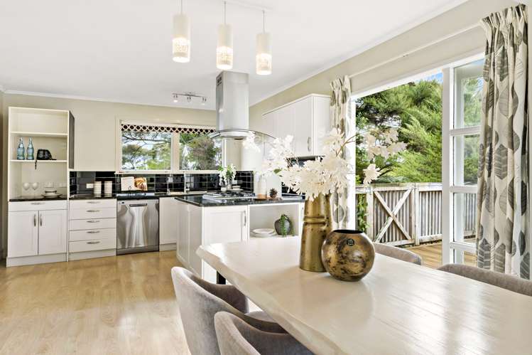 13 Taioma Crescent Te Atatu Peninsula_10