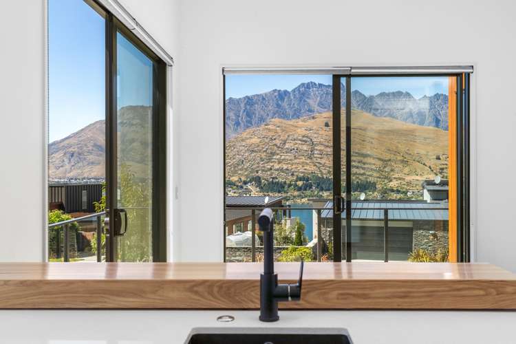1 Saint Peters Place Queenstown_8