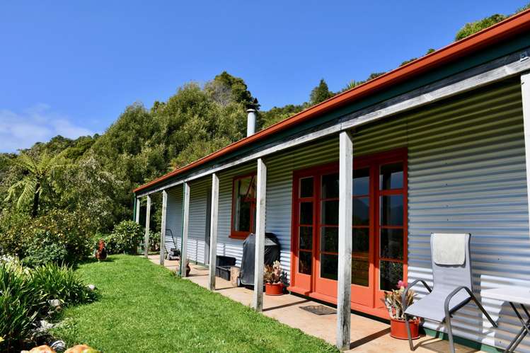 6 Arapito Road Karamea_24