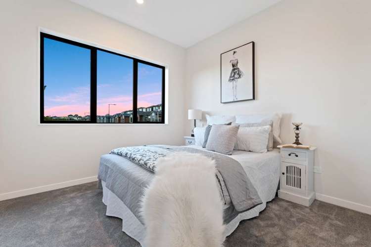 8 Barrel Crescent Swanson_18