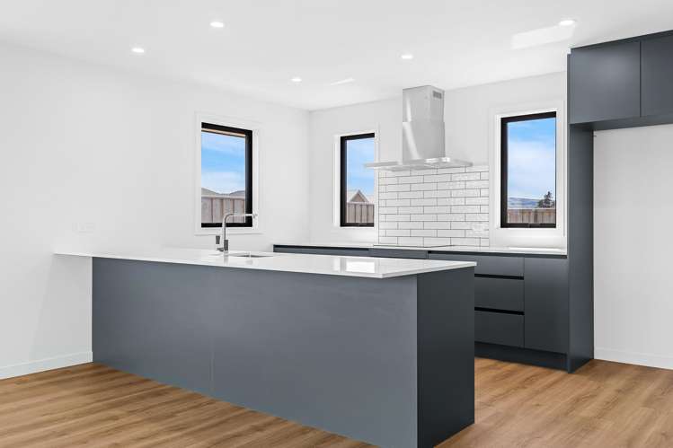 61 Greig Crescent Amberley_2