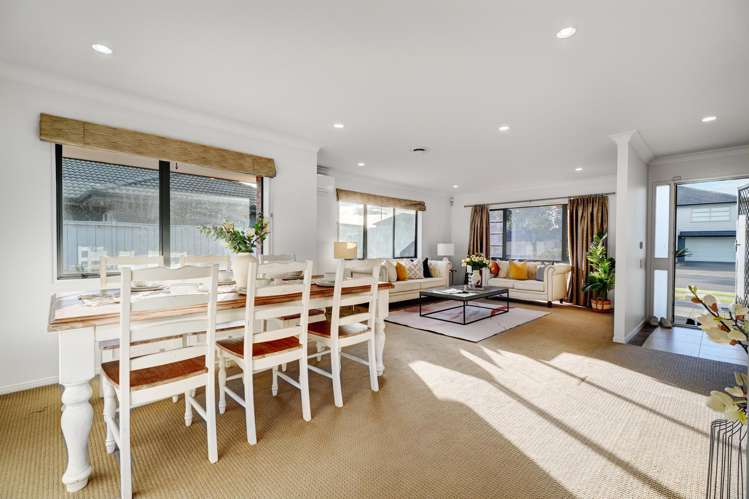 16 Turnberry Drive Wattle Downs_1