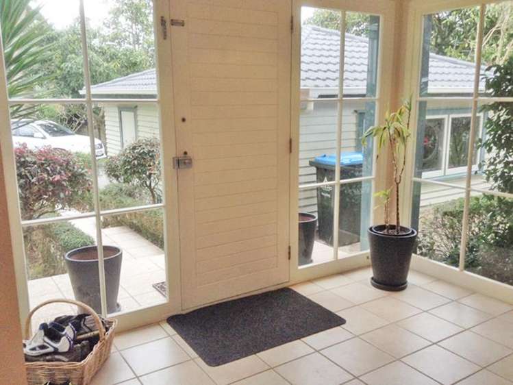 36 Golf Road Epsom_13