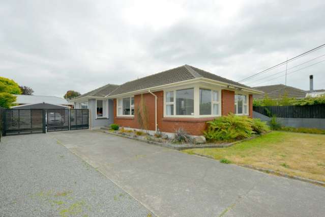 7 Vancouver Crescent Wainoni_1