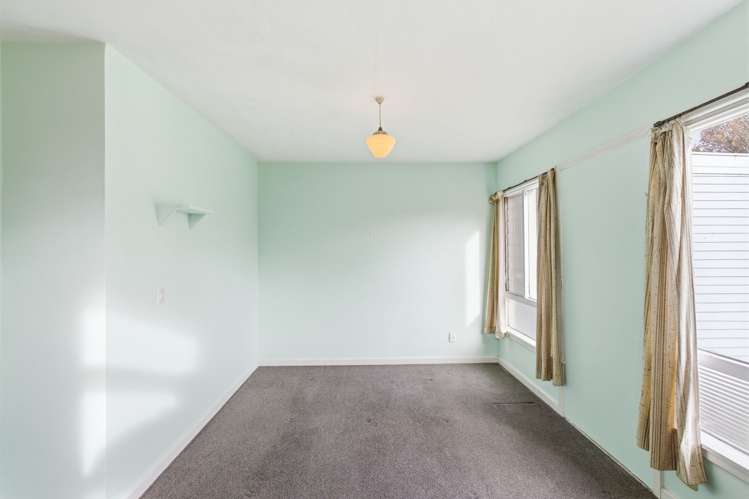 48 St Andrews Square Strowan_13