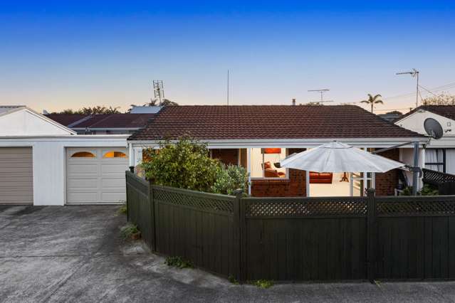 $869K! Location Plus! Nest or Invest - Orewa