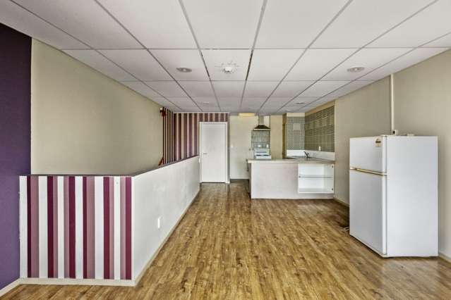 LIVE Upstairs, WORK Downstairs - YOUR OPPORTUNITY