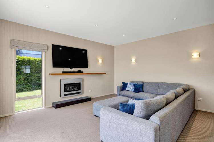 10 Sampson Avenue Waiwhakaiho_9