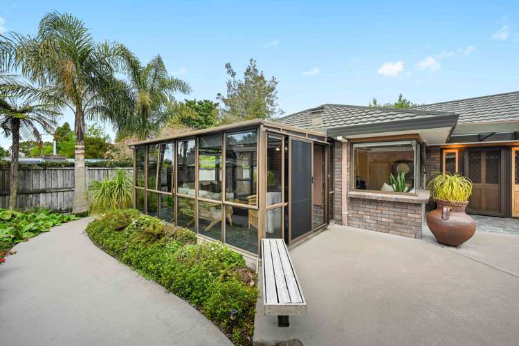 738a River Road Chartwell_10